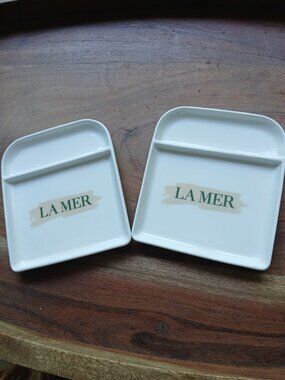 *Rare* LA MER beauty skincare set of two glass trays